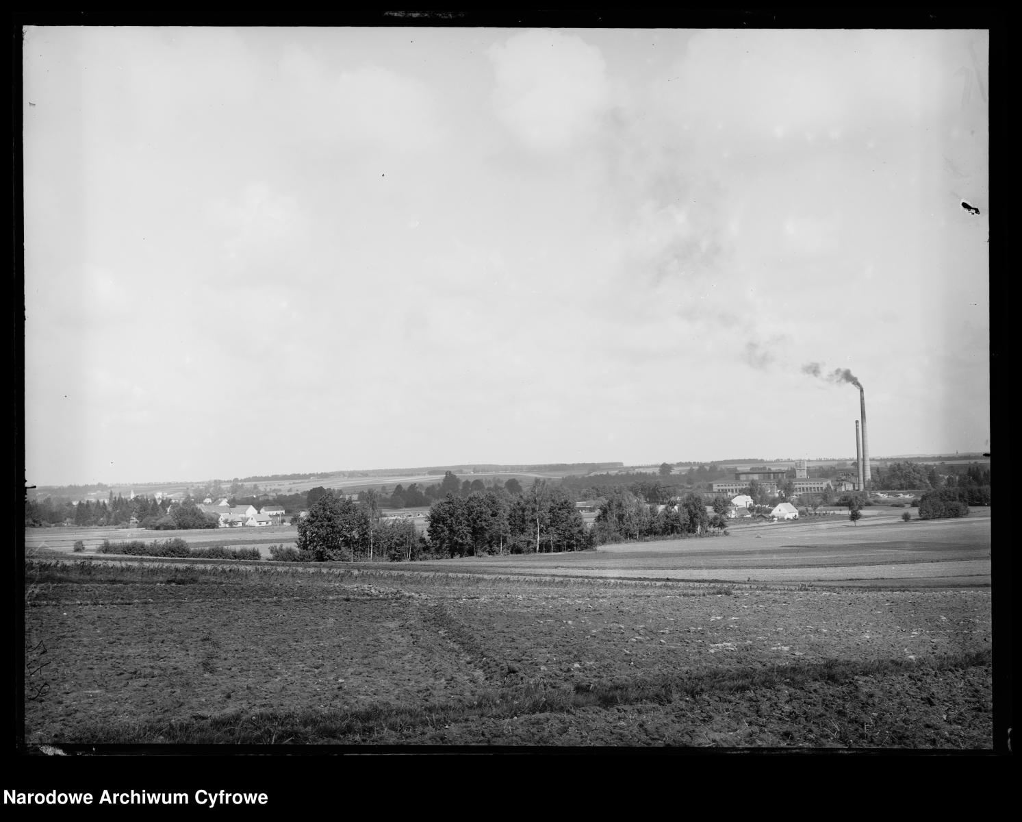 Zdjęcie w galerii na portalu naszraciborz.pl: Archiwalne przedwojenne zdjęcia Górnego Śląska. NAC próbuje ustalić, co pokazują [FOTO] wiadomości z regionu