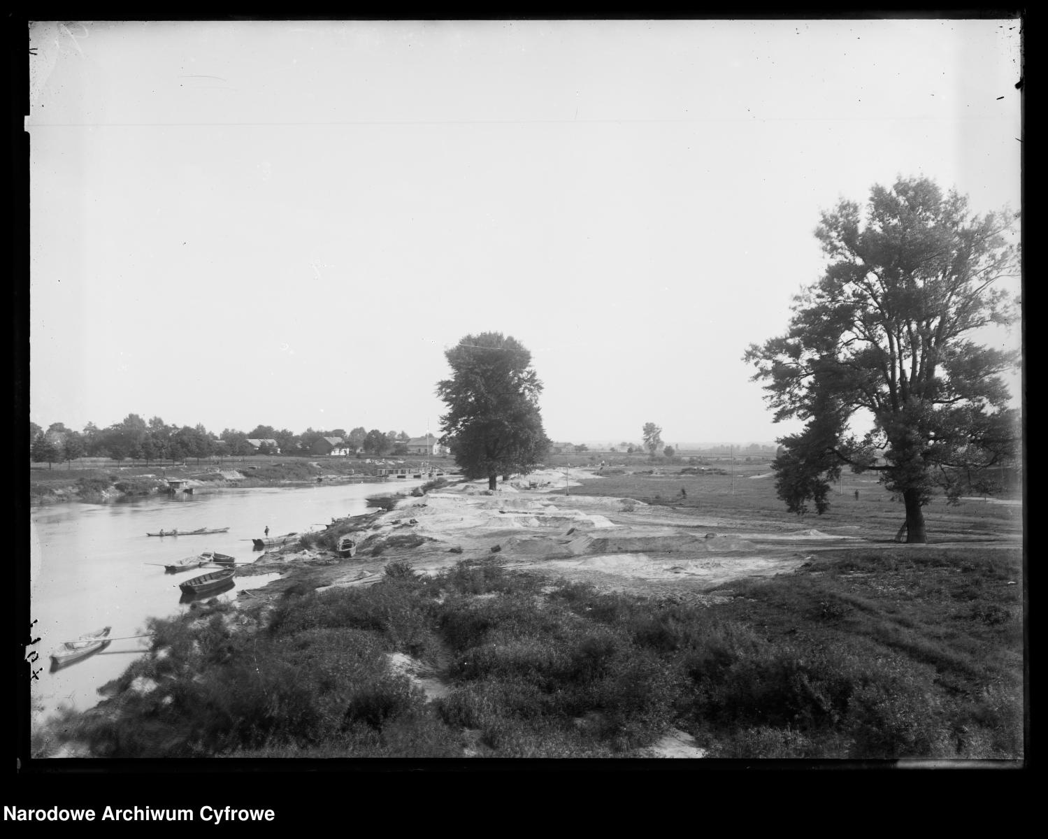 Zdjęcie w galerii na portalu naszraciborz.pl: Archiwalne przedwojenne zdjęcia Górnego Śląska. NAC próbuje ustalić, co pokazują [FOTO] wiadomości z regionu