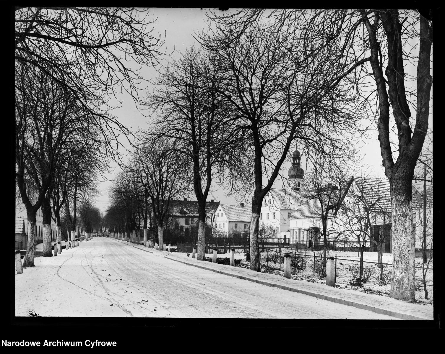 Zdjęcie w galerii na portalu naszraciborz.pl: Archiwalne przedwojenne zdjęcia Górnego Śląska. NAC próbuje ustalić, co pokazują [FOTO] wiadomości z regionu