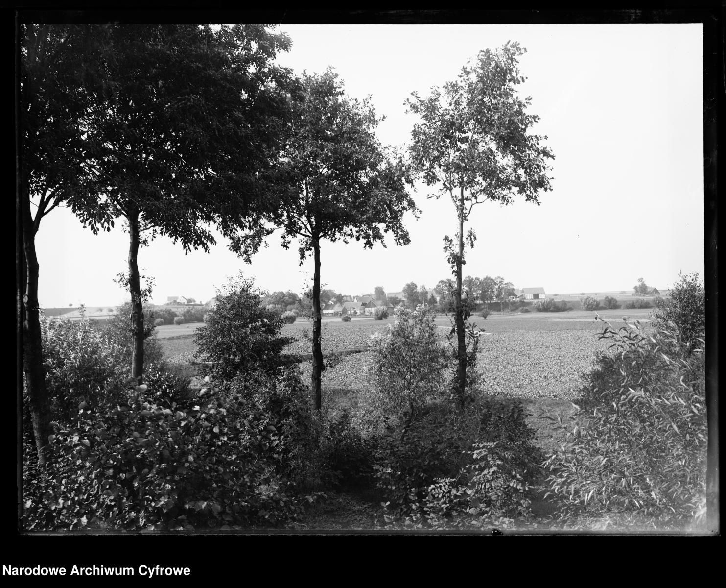Zdjęcie w galerii na portalu naszraciborz.pl: Archiwalne przedwojenne zdjęcia Górnego Śląska. NAC próbuje ustalić, co pokazują [FOTO] wiadomości z regionu
