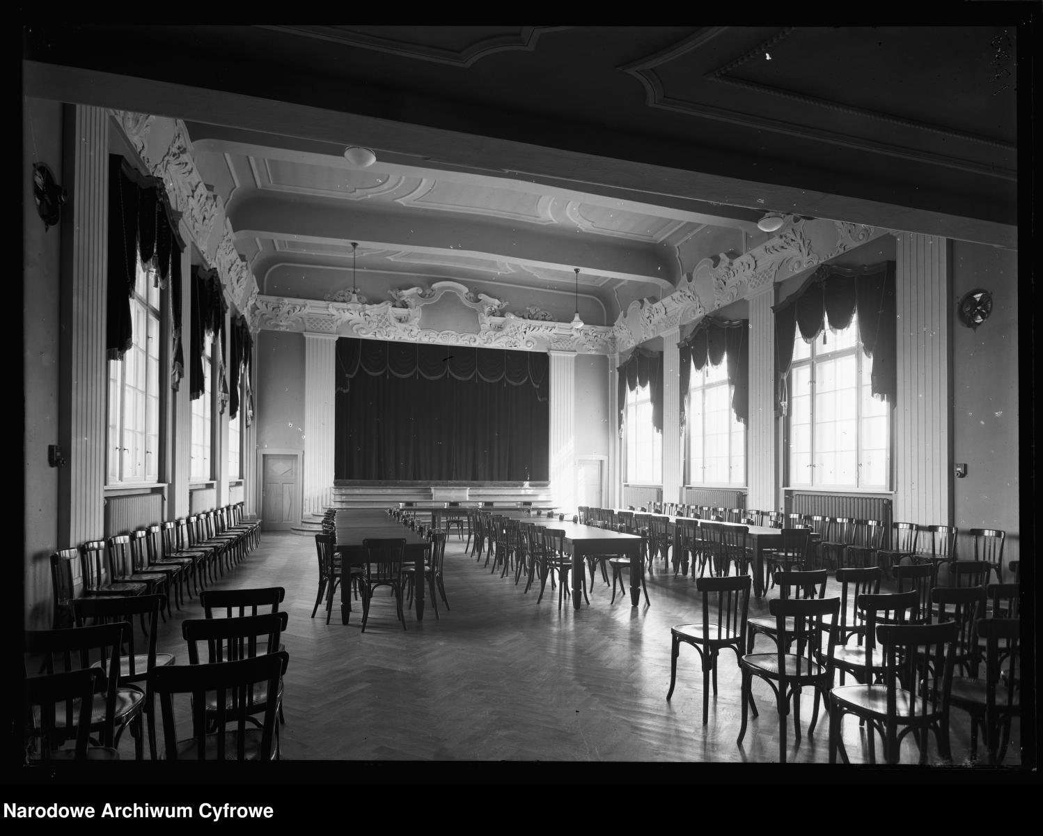 Zdjęcie w galerii na portalu naszraciborz.pl: Archiwalne przedwojenne zdjęcia Górnego Śląska. NAC próbuje ustalić, co pokazują [FOTO] wiadomości z regionu