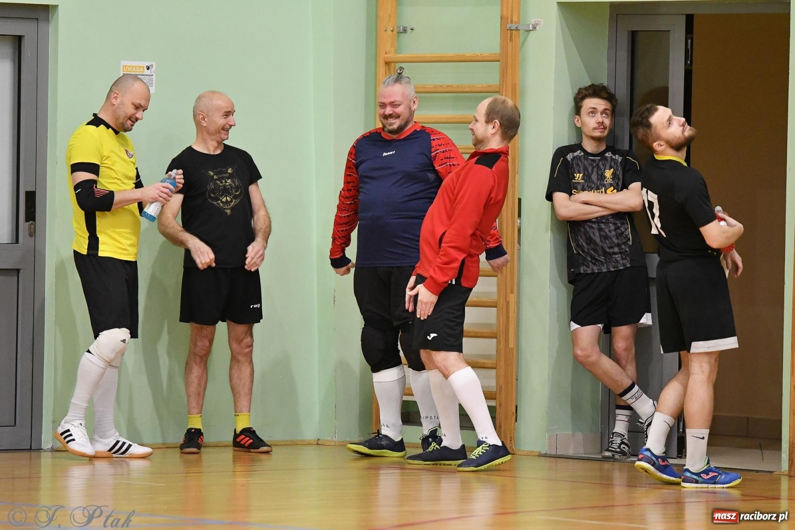 Zdjęcie w galerii na portalu naszraciborz.pl: Futsalowe emocje na zakończenie roku [FOTO] wiadomości z regionu
