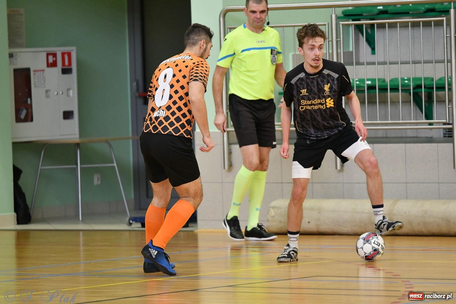 Zdjęcie w galerii na portalu naszraciborz.pl: Futsalowe emocje na zakończenie roku [FOTO] wiadomości z regionu