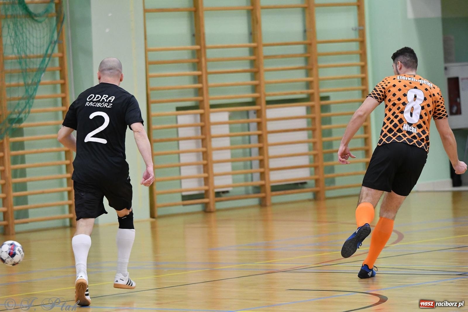 Zdjęcie w galerii na portalu naszraciborz.pl: Futsalowe emocje na zakończenie roku [FOTO] wiadomości z regionu