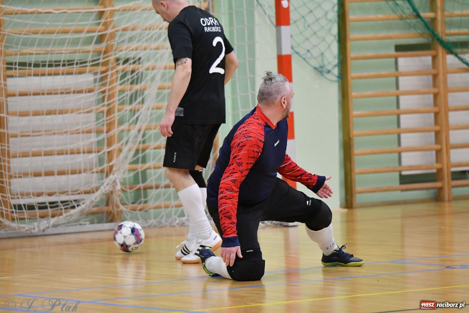 Zdjęcie w galerii na portalu naszraciborz.pl: Futsalowe emocje na zakończenie roku [FOTO] wiadomości z regionu