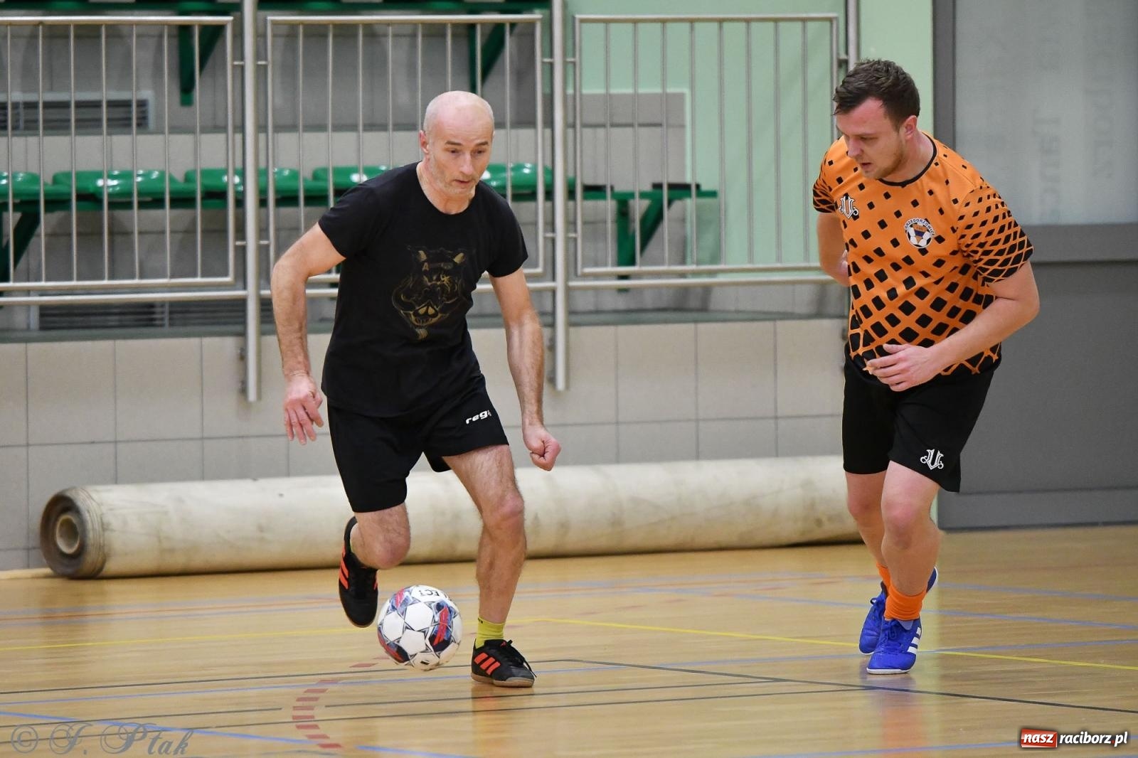 Zdjęcie w galerii na portalu naszraciborz.pl: Futsalowe emocje na zakończenie roku [FOTO] wiadomości z regionu