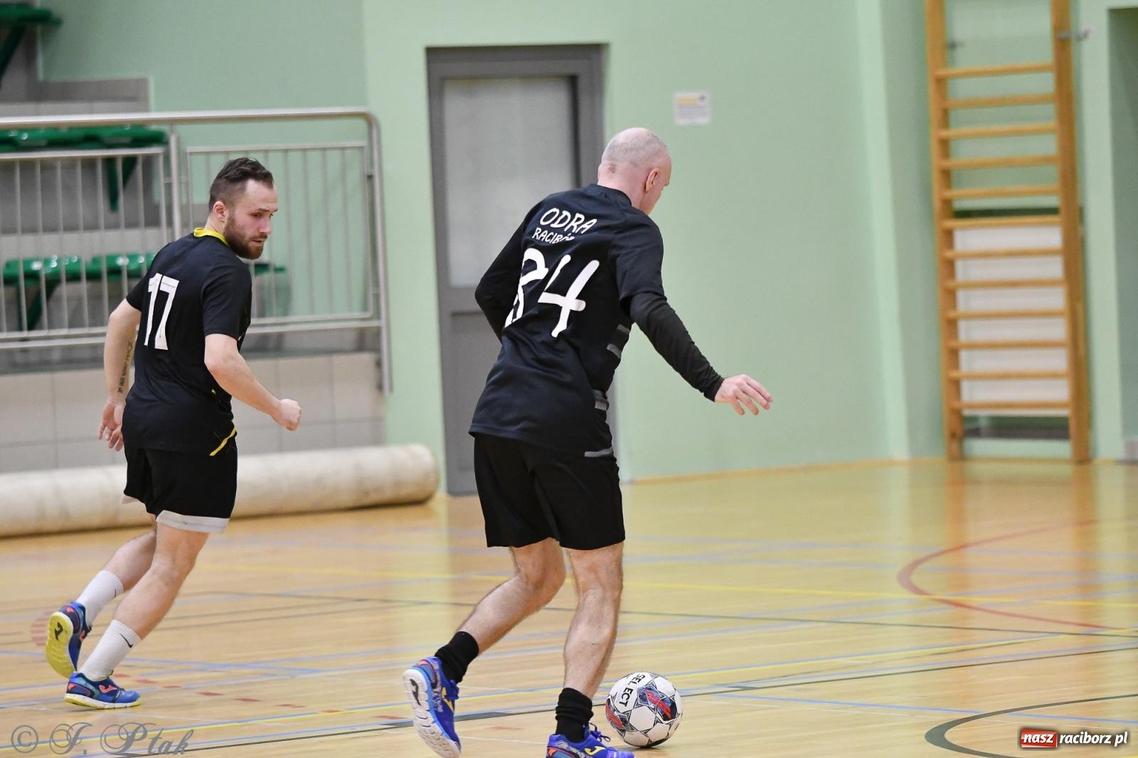 Zdjęcie w galerii na portalu naszraciborz.pl: Futsalowe emocje na zakończenie roku [FOTO] wiadomości z regionu