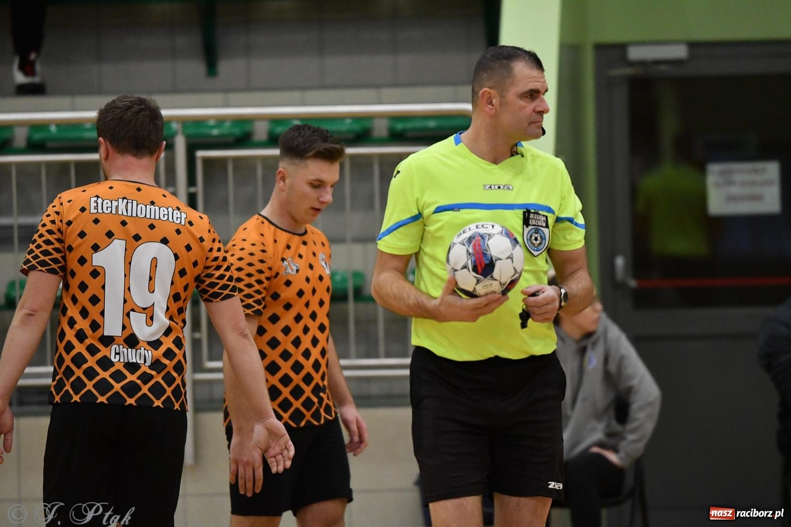 Zdjęcie w galerii na portalu naszraciborz.pl: Futsalowe emocje na zakończenie roku [FOTO] wiadomości z regionu