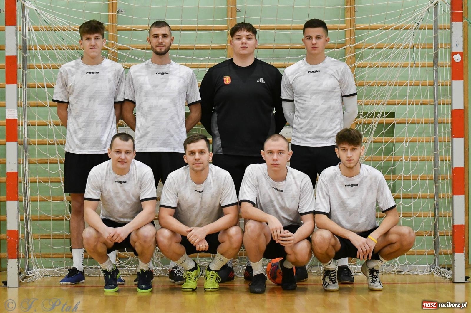 Zdjęcie w galerii na portalu naszraciborz.pl: Futsalowe emocje na zakończenie roku [FOTO] wiadomości z regionu