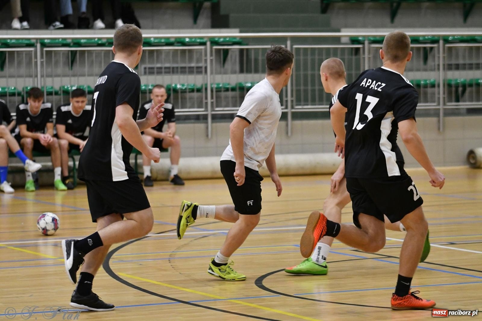 Zdjęcie w galerii na portalu naszraciborz.pl: Futsalowe emocje na zakończenie roku [FOTO] wiadomości z regionu