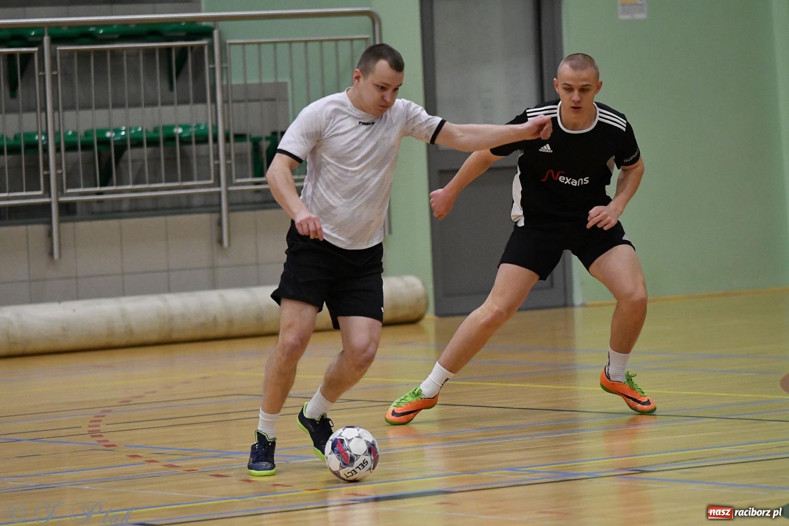 Zdjęcie w galerii na portalu naszraciborz.pl: Futsalowe emocje na zakończenie roku [FOTO] wiadomości z regionu