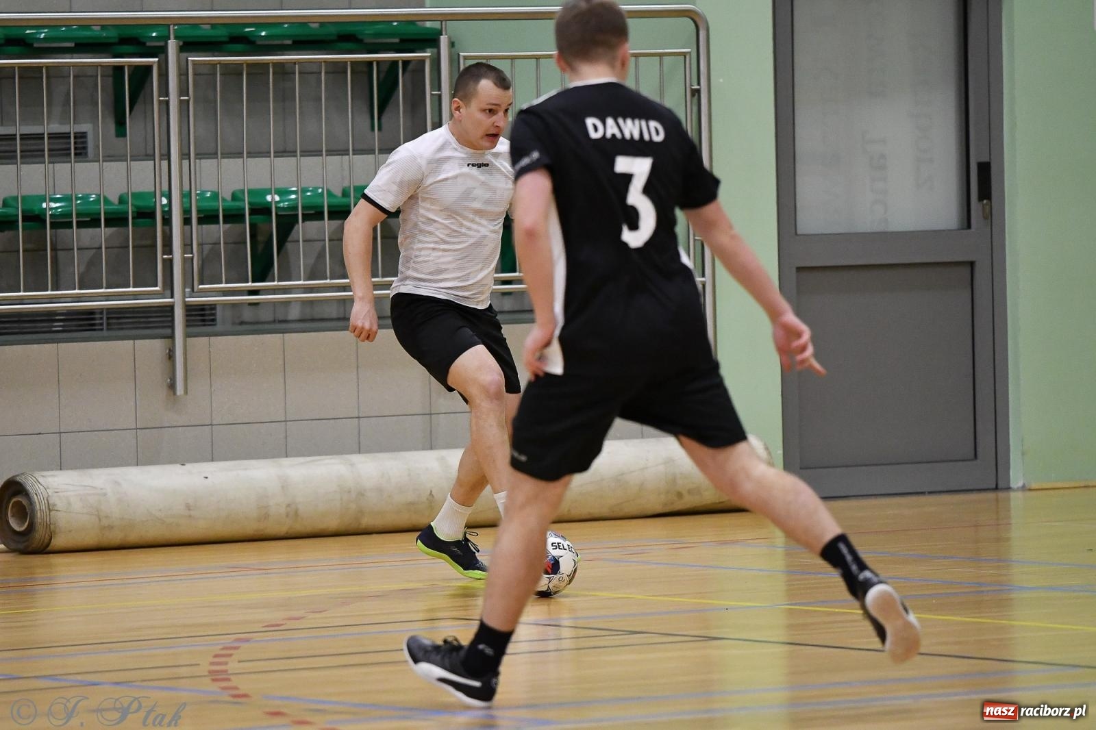 Zdjęcie w galerii na portalu naszraciborz.pl: Futsalowe emocje na zakończenie roku [FOTO] wiadomości z regionu