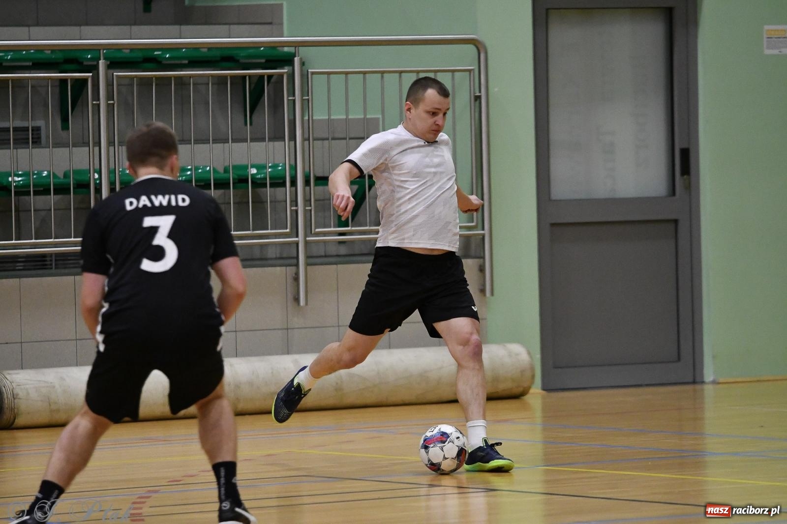 Zdjęcie w galerii na portalu naszraciborz.pl: Futsalowe emocje na zakończenie roku [FOTO] wiadomości z regionu