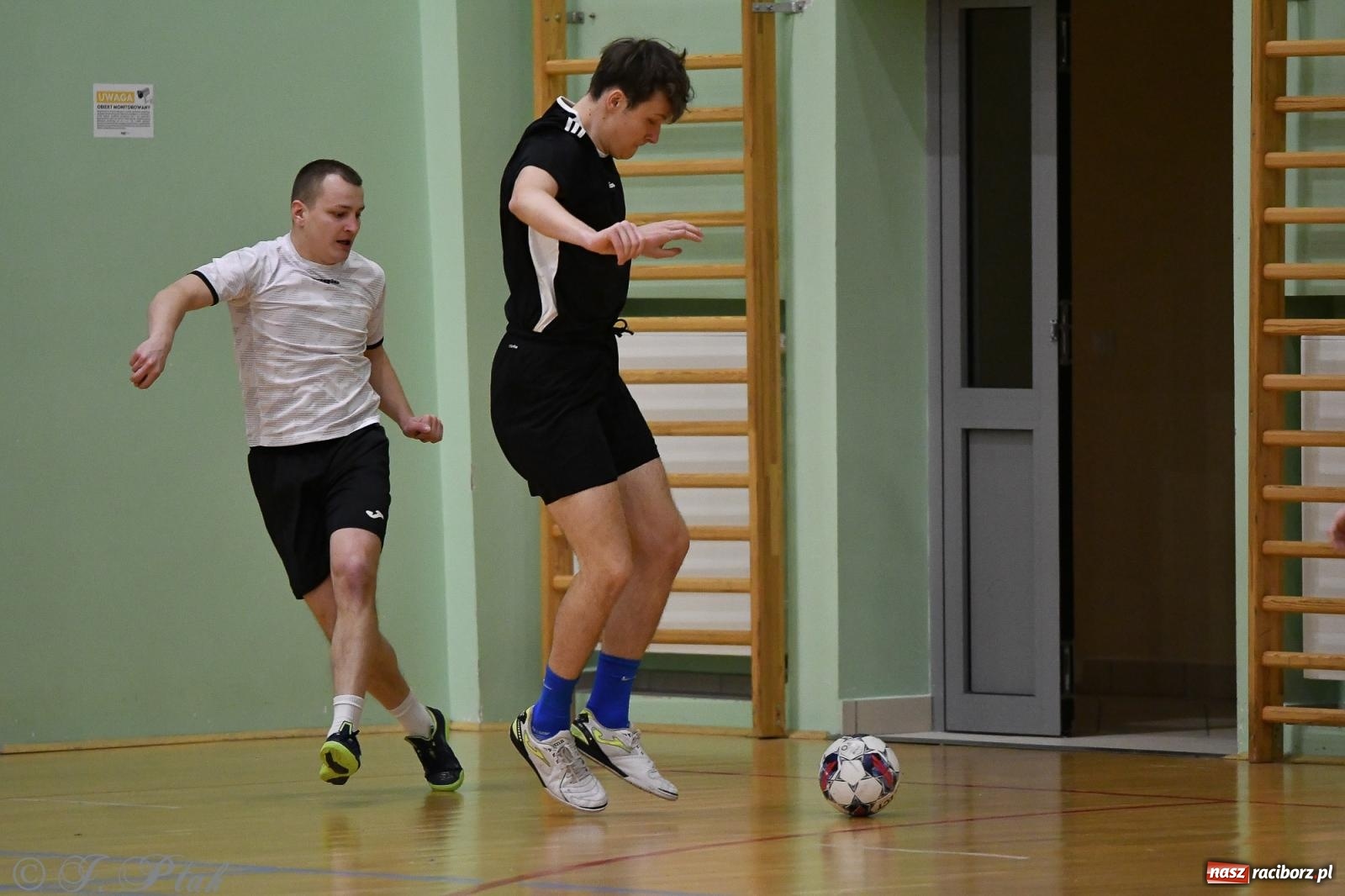 Zdjęcie w galerii na portalu naszraciborz.pl: Futsalowe emocje na zakończenie roku [FOTO] wiadomości z regionu