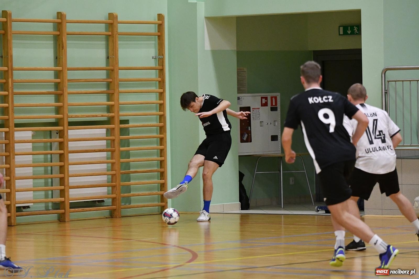 Zdjęcie w galerii na portalu naszraciborz.pl: Futsalowe emocje na zakończenie roku [FOTO] wiadomości z regionu
