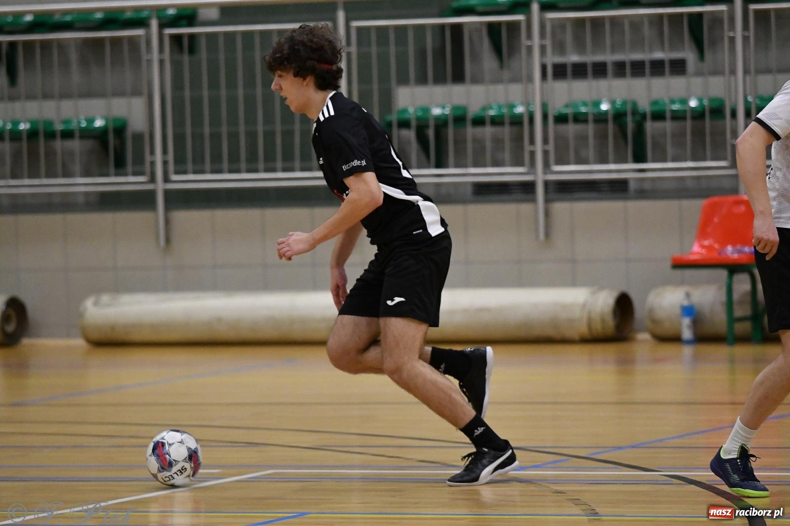 Zdjęcie w galerii na portalu naszraciborz.pl: Futsalowe emocje na zakończenie roku [FOTO] wiadomości z regionu