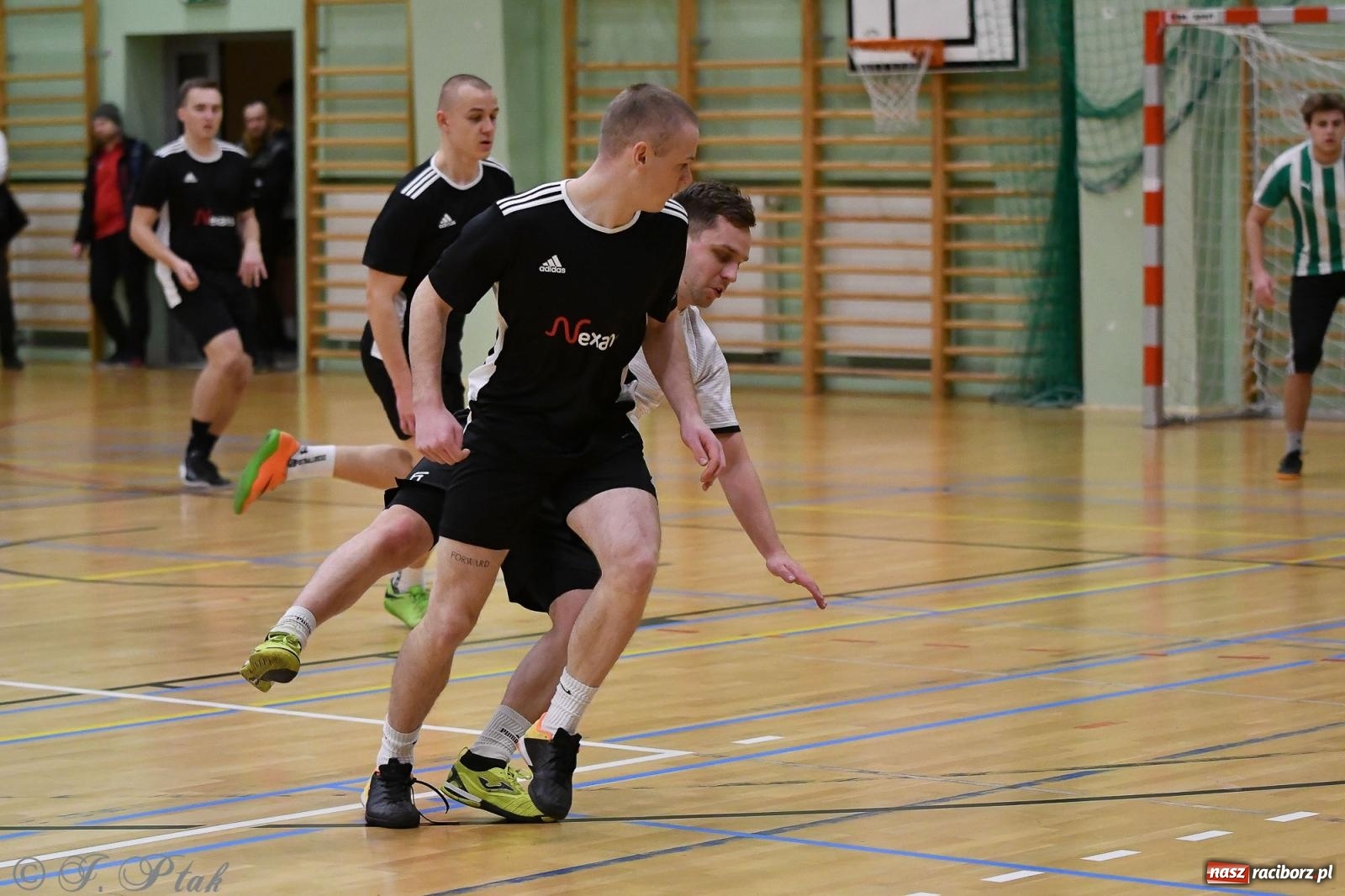 Zdjęcie w galerii na portalu naszraciborz.pl: Futsalowe emocje na zakończenie roku [FOTO] wiadomości z regionu