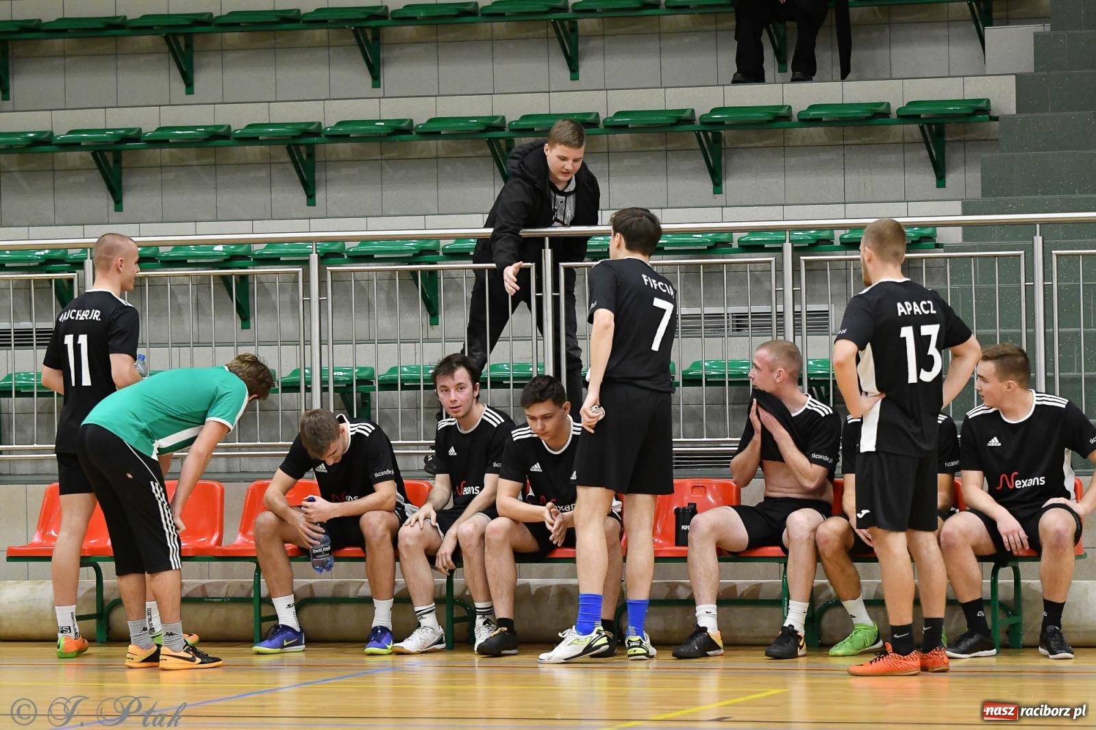 Zdjęcie w galerii na portalu naszraciborz.pl: Futsalowe emocje na zakończenie roku [FOTO] wiadomości z regionu