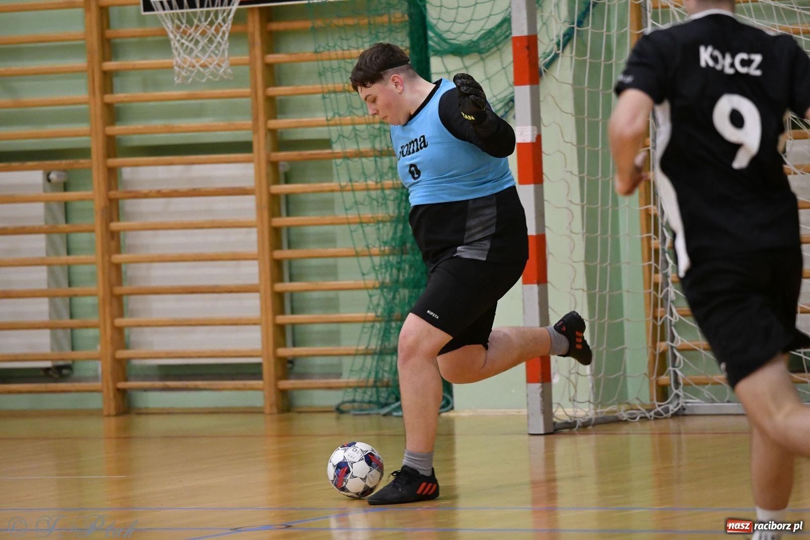 Zdjęcie w galerii na portalu naszraciborz.pl: Futsalowe emocje na zakończenie roku [FOTO] wiadomości z regionu
