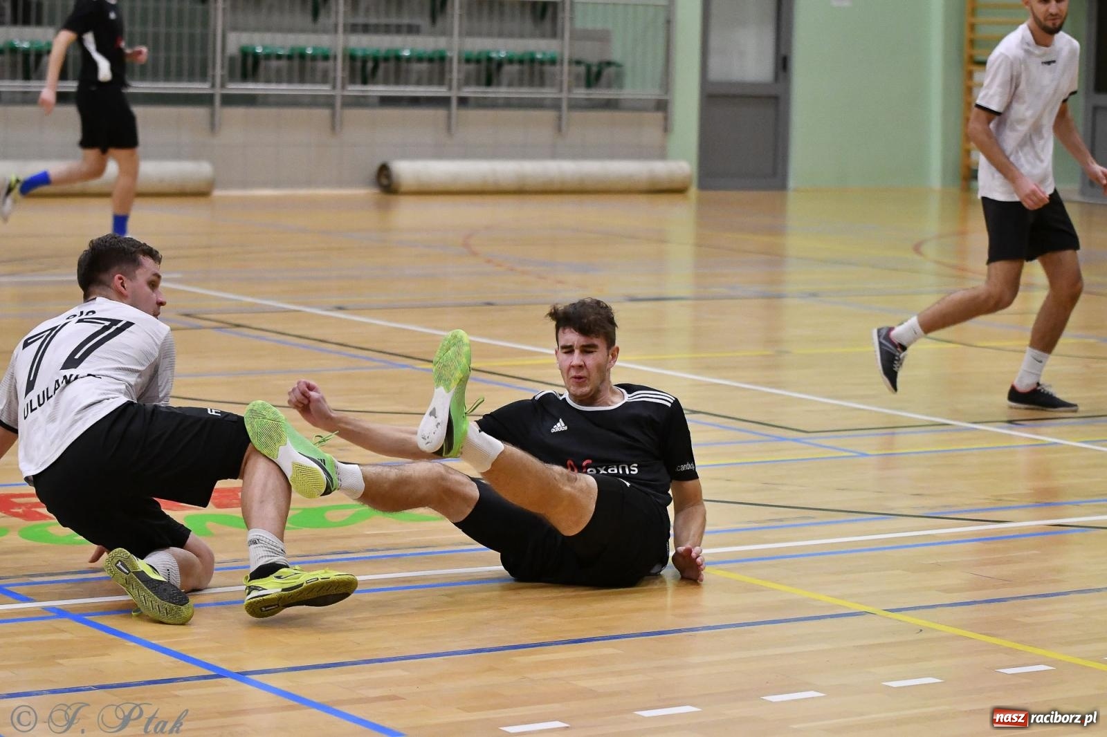 Zdjęcie w galerii na portalu naszraciborz.pl: Futsalowe emocje na zakończenie roku [FOTO] wiadomości z regionu