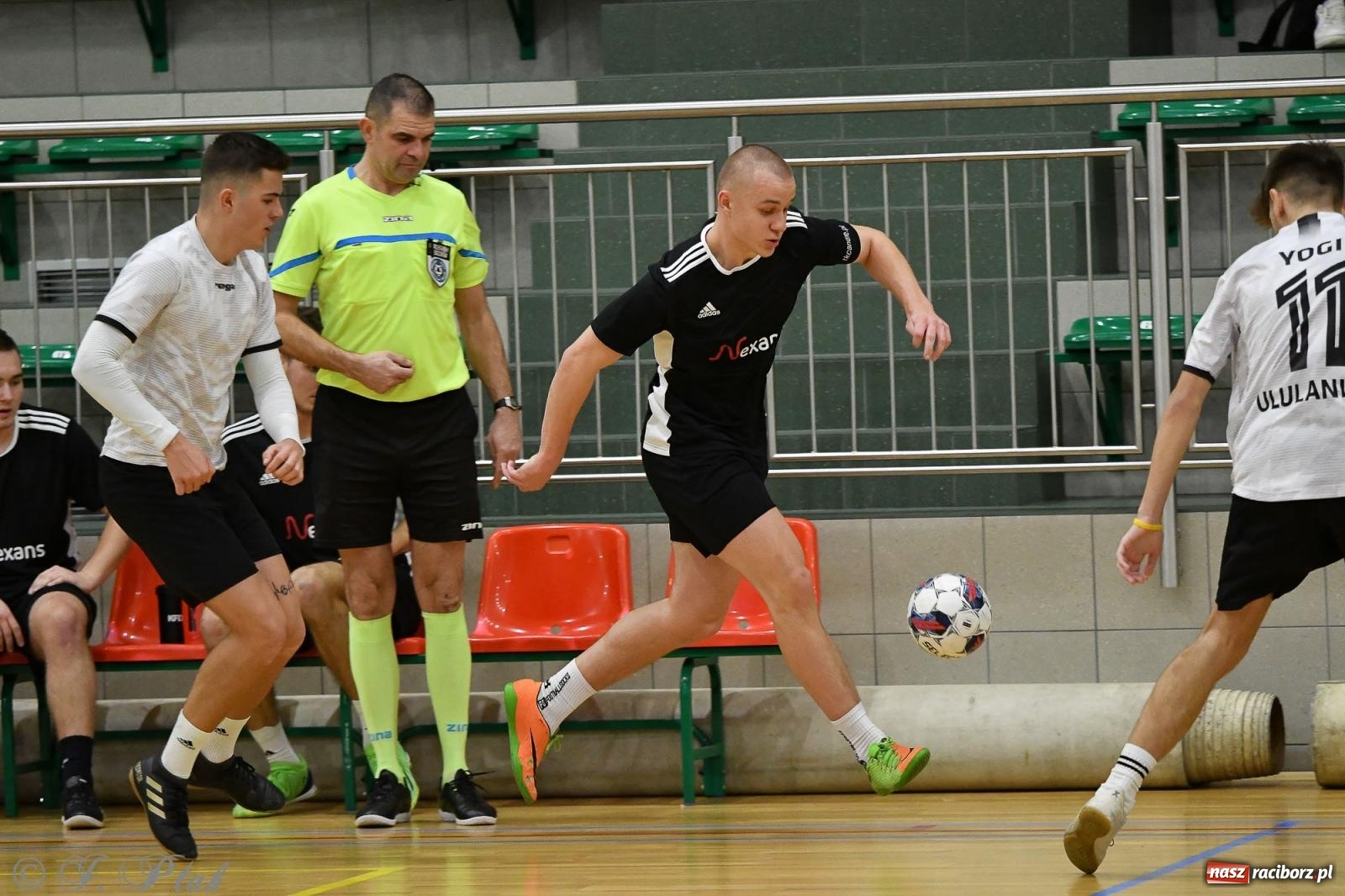 Zdjęcie w galerii na portalu naszraciborz.pl: Futsalowe emocje na zakończenie roku [FOTO] wiadomości z regionu