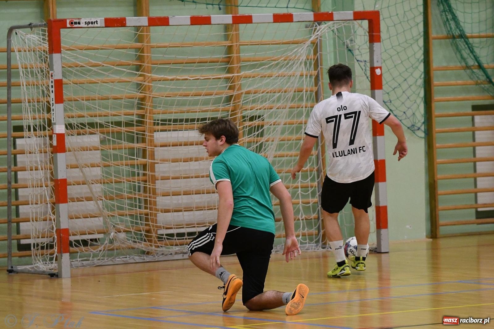 Zdjęcie w galerii na portalu naszraciborz.pl: Futsalowe emocje na zakończenie roku [FOTO] wiadomości z regionu