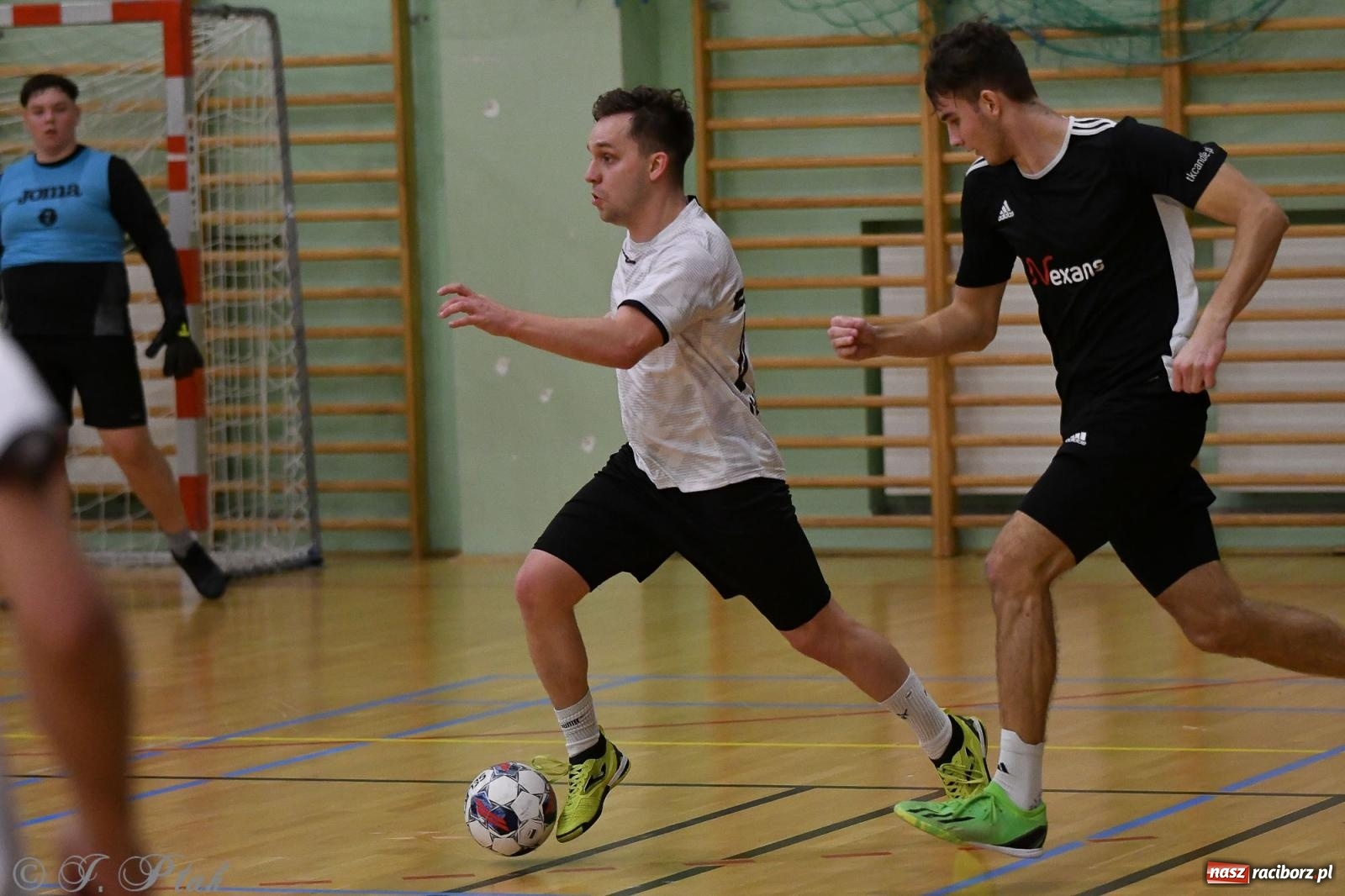 Zdjęcie w galerii na portalu naszraciborz.pl: Futsalowe emocje na zakończenie roku [FOTO] wiadomości z regionu