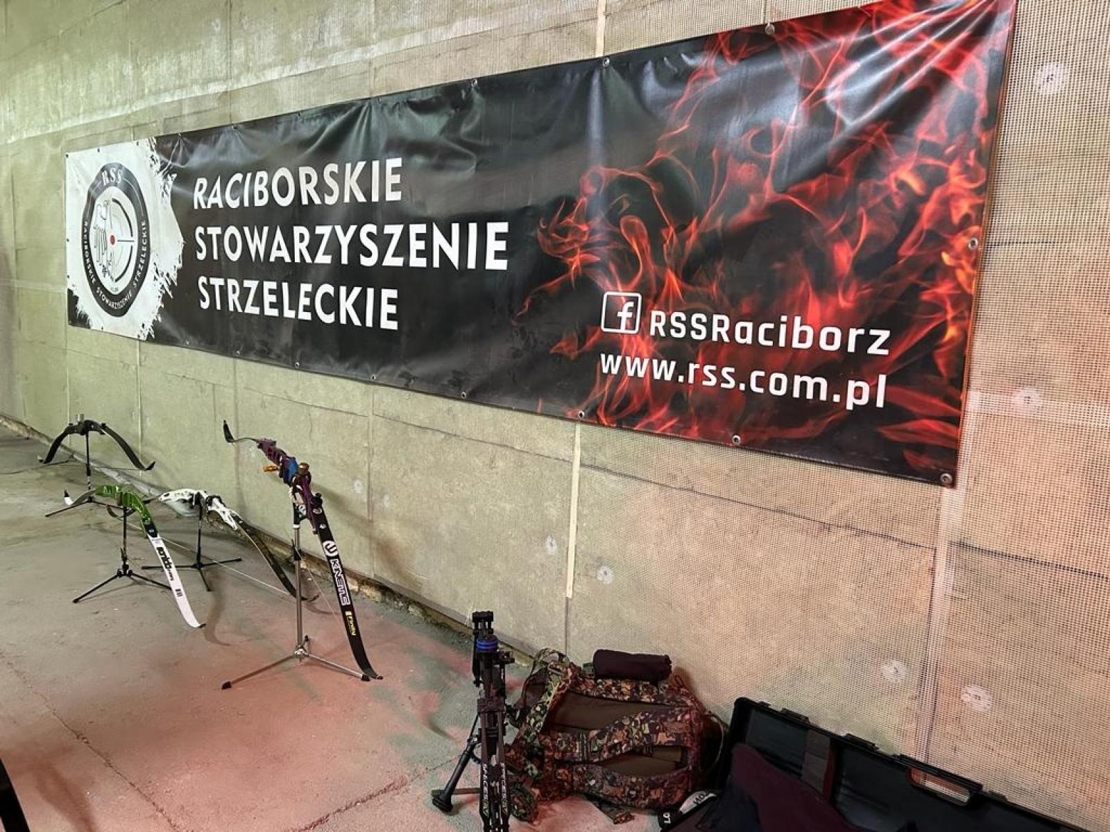 Zdjęcie w galerii na portalu naszraciborz.pl: W Sylwestra strzelam tylko z łuku. Zawody RSS wiadomości z regionu