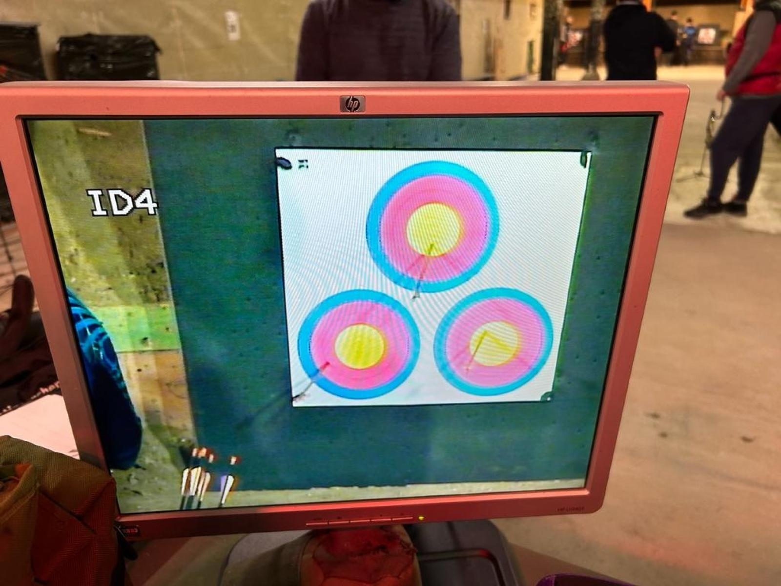 Zdjęcie w galerii na portalu naszraciborz.pl: W Sylwestra strzelam tylko z łuku. Zawody RSS wiadomości z regionu