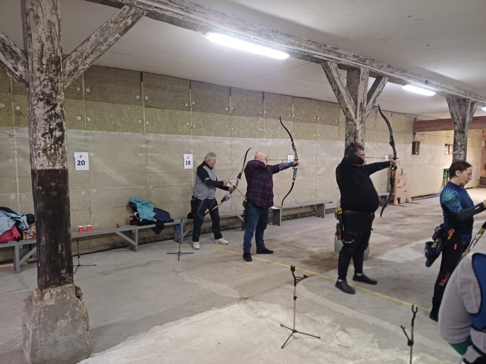 Zdjęcie w galerii na portalu naszraciborz.pl: W Sylwestra strzelam tylko z łuku. Zawody RSS wiadomości z regionu