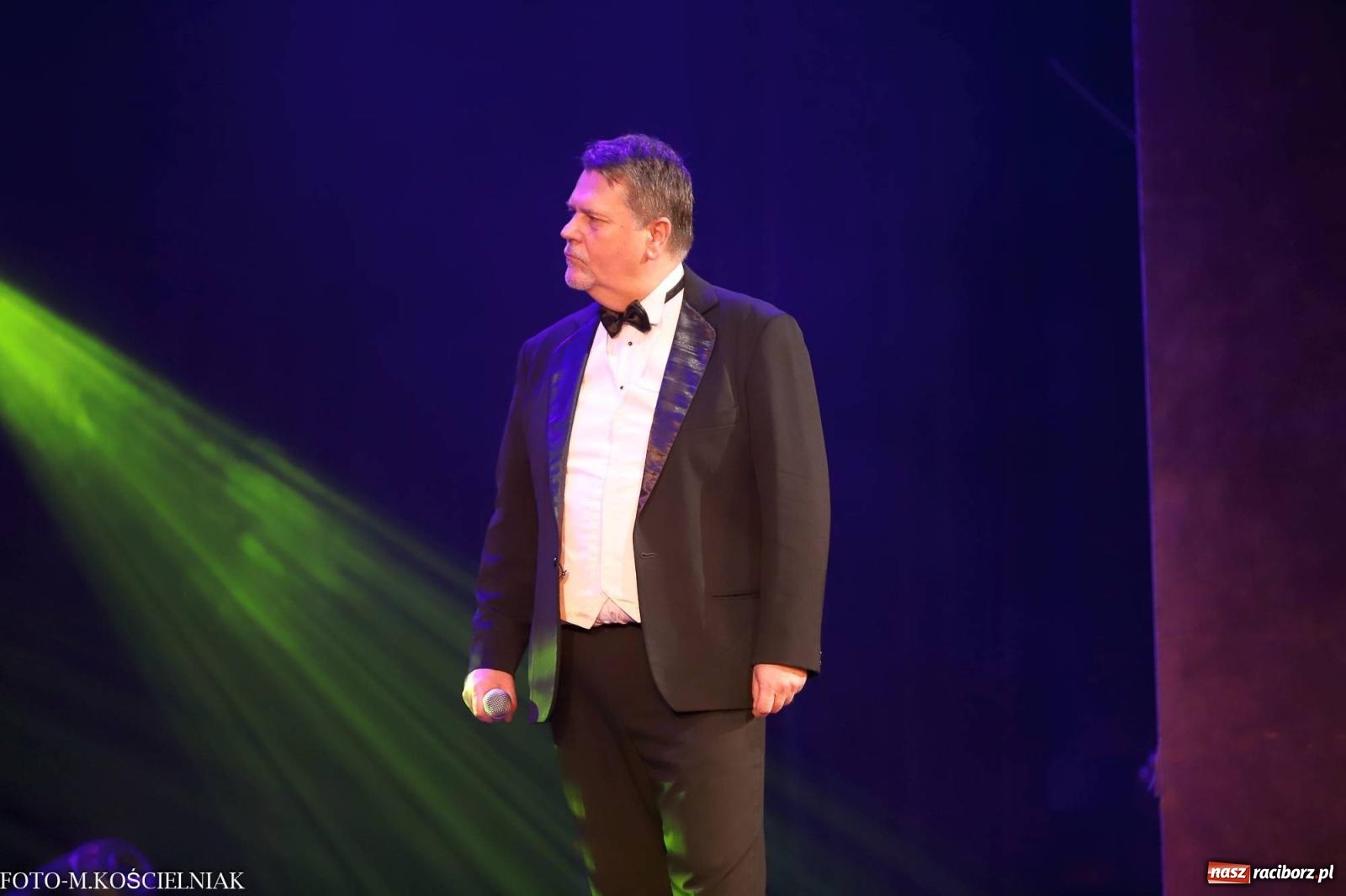 Zdjęcie w galerii na portalu naszraciborz.pl: Tak raciborzanie witali nowy rok w RCK. Filmowa gala sylwestrowa [FOTO i WIDEO] wiadomości z regionu