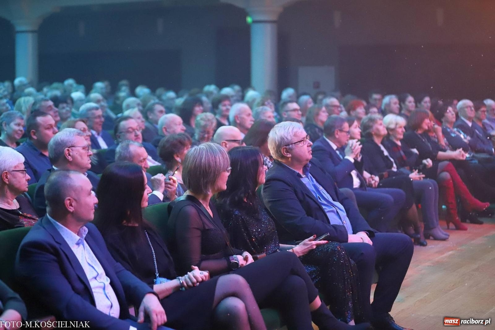 Zdjęcie w galerii na portalu naszraciborz.pl: Tak raciborzanie witali nowy rok w RCK. Filmowa gala sylwestrowa [FOTO i WIDEO] wiadomości z regionu