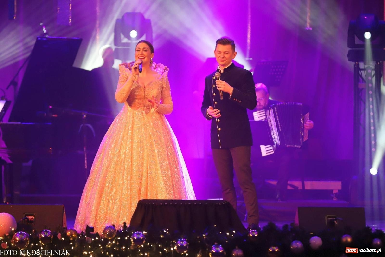 Zdjęcie w galerii na portalu naszraciborz.pl: Tak raciborzanie witali nowy rok w RCK. Filmowa gala sylwestrowa [FOTO i WIDEO] wiadomości z regionu