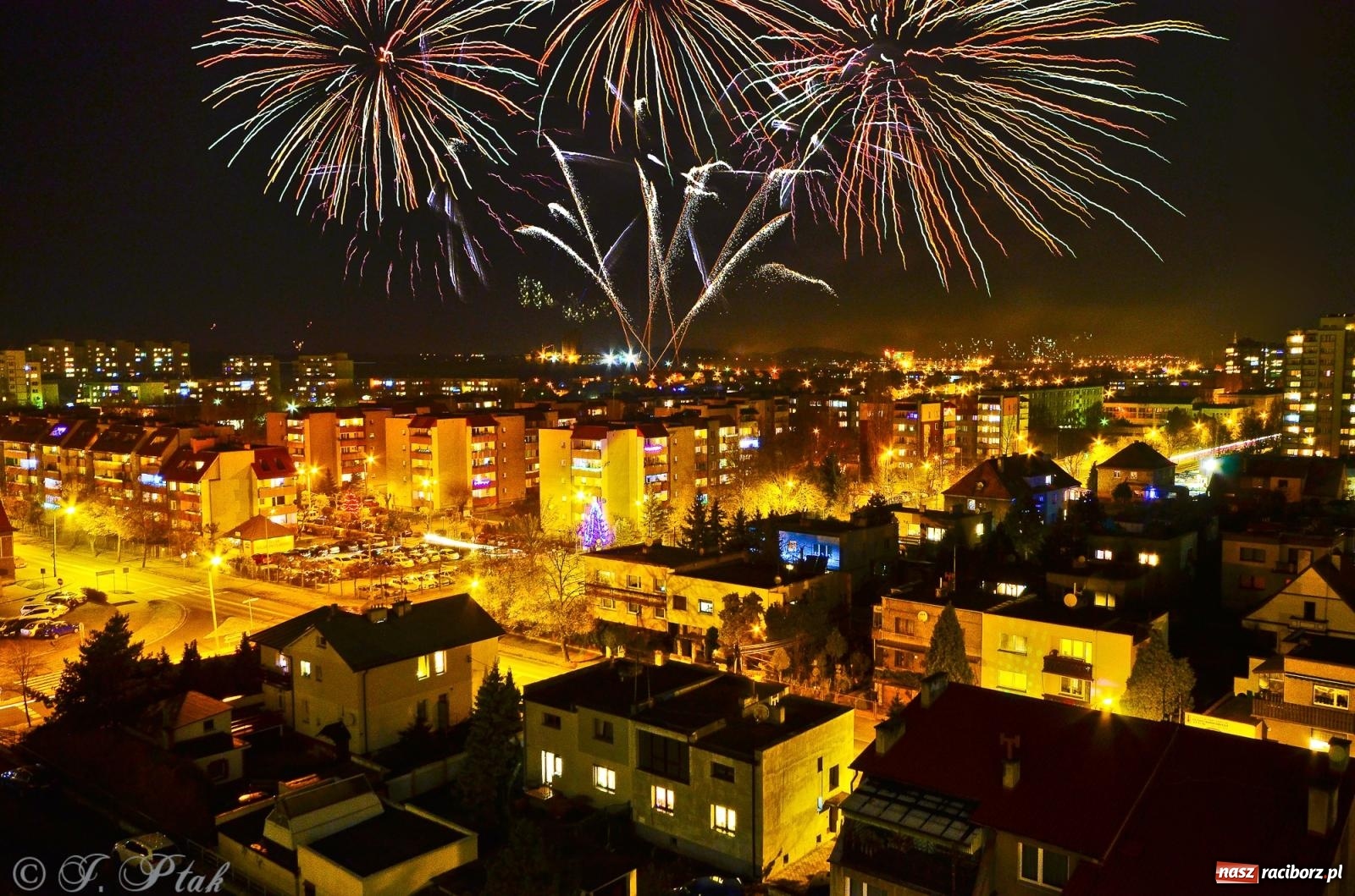 Zdjęcie w galerii na portalu naszraciborz.pl: Sylwestrowe migawki z Raciborza [FOTO i WIDEO] wiadomości z regionu