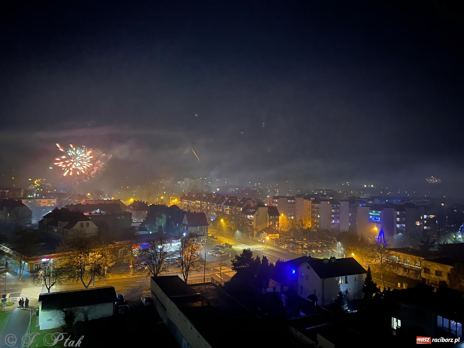 Zdjęcie w galerii na portalu naszraciborz.pl: Sylwestrowe migawki z Raciborza [FOTO i WIDEO] wiadomości z regionu