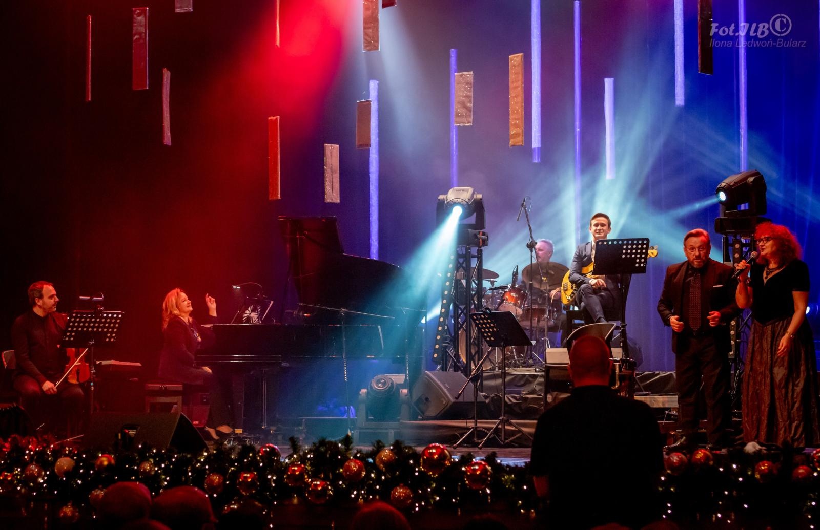 Zdjęcie w galerii na portalu naszraciborz.pl: Sylwesterowa noc w Raciborskim Centrum Kultury na bis! [FOTO] wiadomości z regionu
