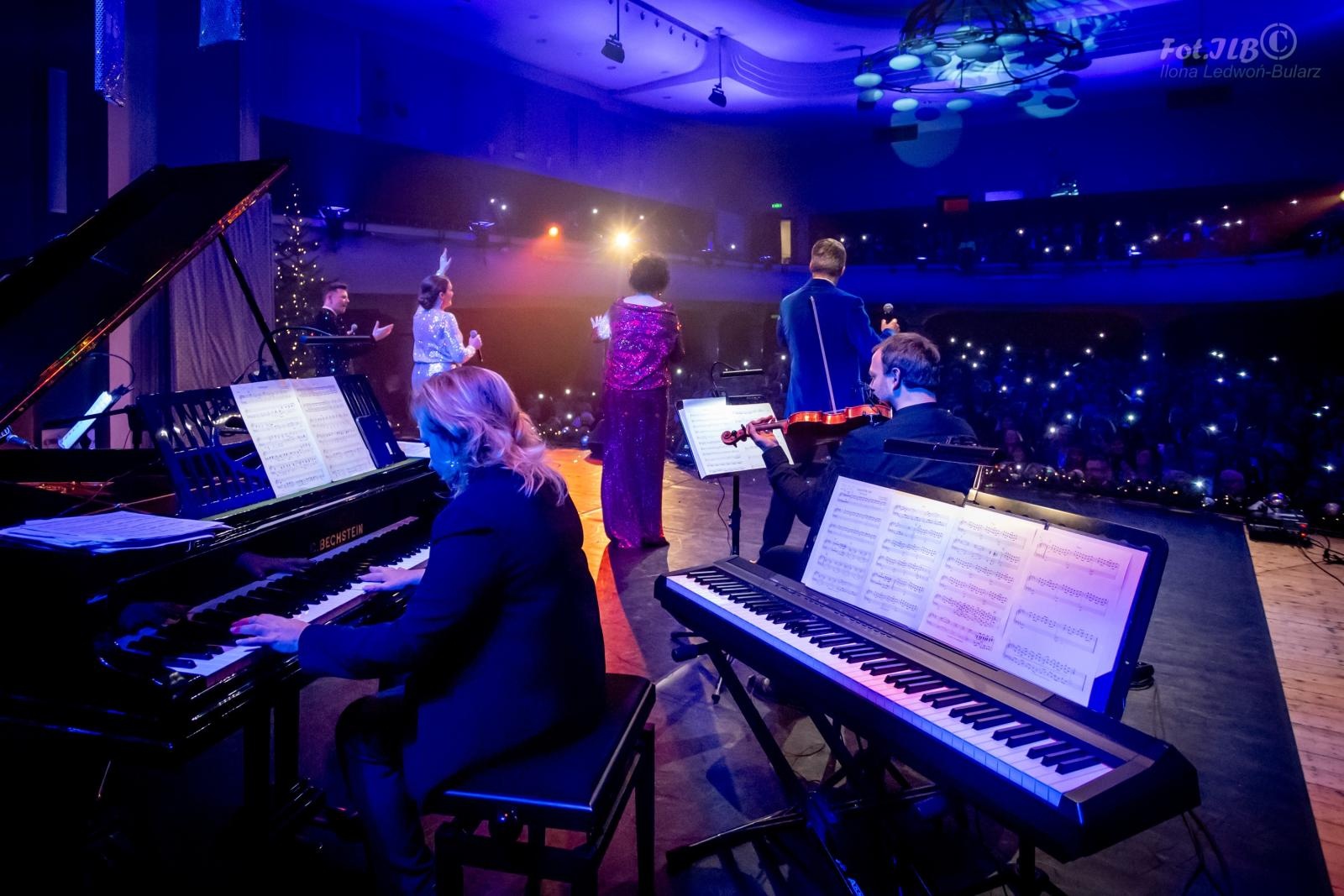 Zdjęcie w galerii na portalu naszraciborz.pl: Sylwesterowa noc w Raciborskim Centrum Kultury na bis! [FOTO] wiadomości z regionu