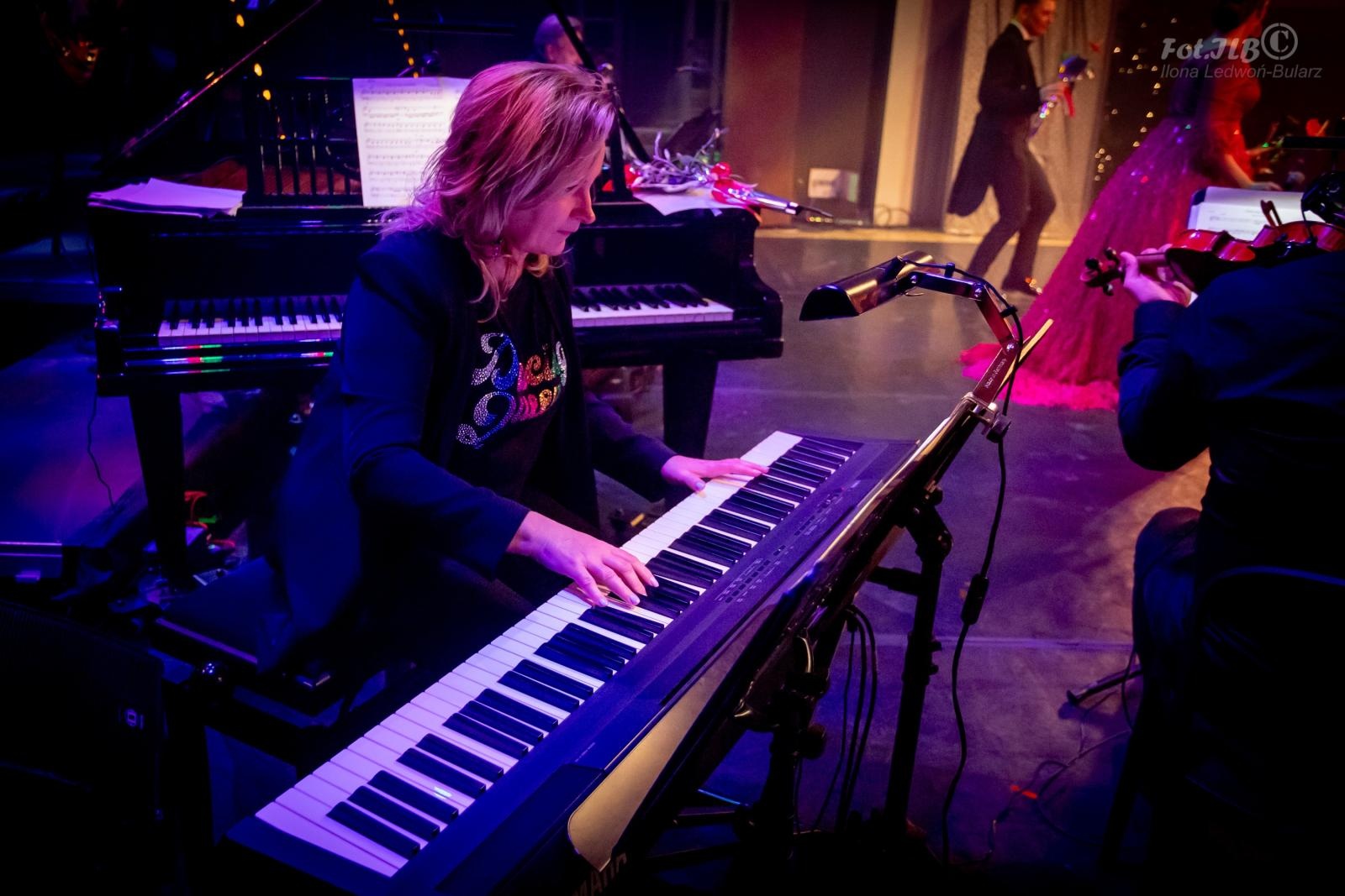 Zdjęcie w galerii na portalu naszraciborz.pl: Sylwesterowa noc w Raciborskim Centrum Kultury na bis! [FOTO] wiadomości z regionu