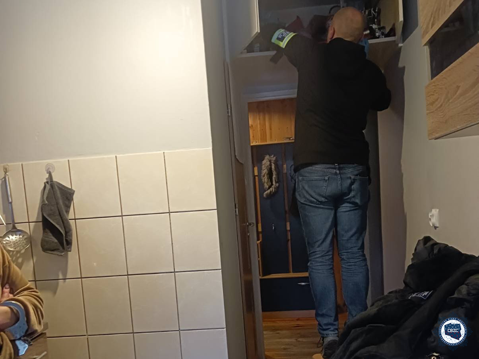 Zdjęcie w galerii na portalu naszraciborz.pl: Śląska policja rozbiła szajkę oszustów internetowych. Bazowali na danych z darknetu wiadomości z regionu