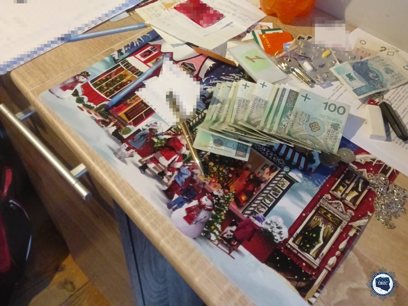 Zdjęcie w galerii na portalu naszraciborz.pl: Śląska policja rozbiła szajkę oszustów internetowych. Bazowali na danych z darknetu wiadomości z regionu