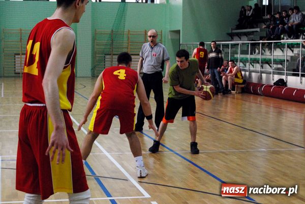 Zdjęcie w galerii na portalu naszraciborz.pl:  Koszykarska liga nabiera rumieńców wiadomości z regionu