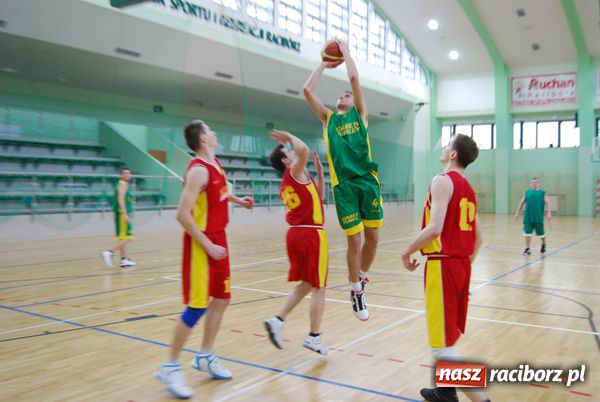 Zdjęcie w galerii na portalu naszraciborz.pl:  Koszykarska liga nabiera rumieńców wiadomości z regionu