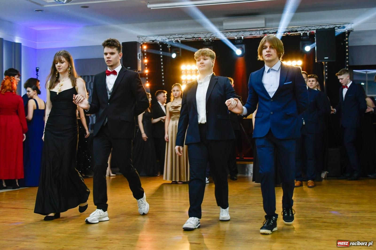 Zdjęcie w galerii na portalu naszraciborz.pl: W ZSOMS studniówka i Abraham [FOTO i WIDEO] wiadomości z regionu