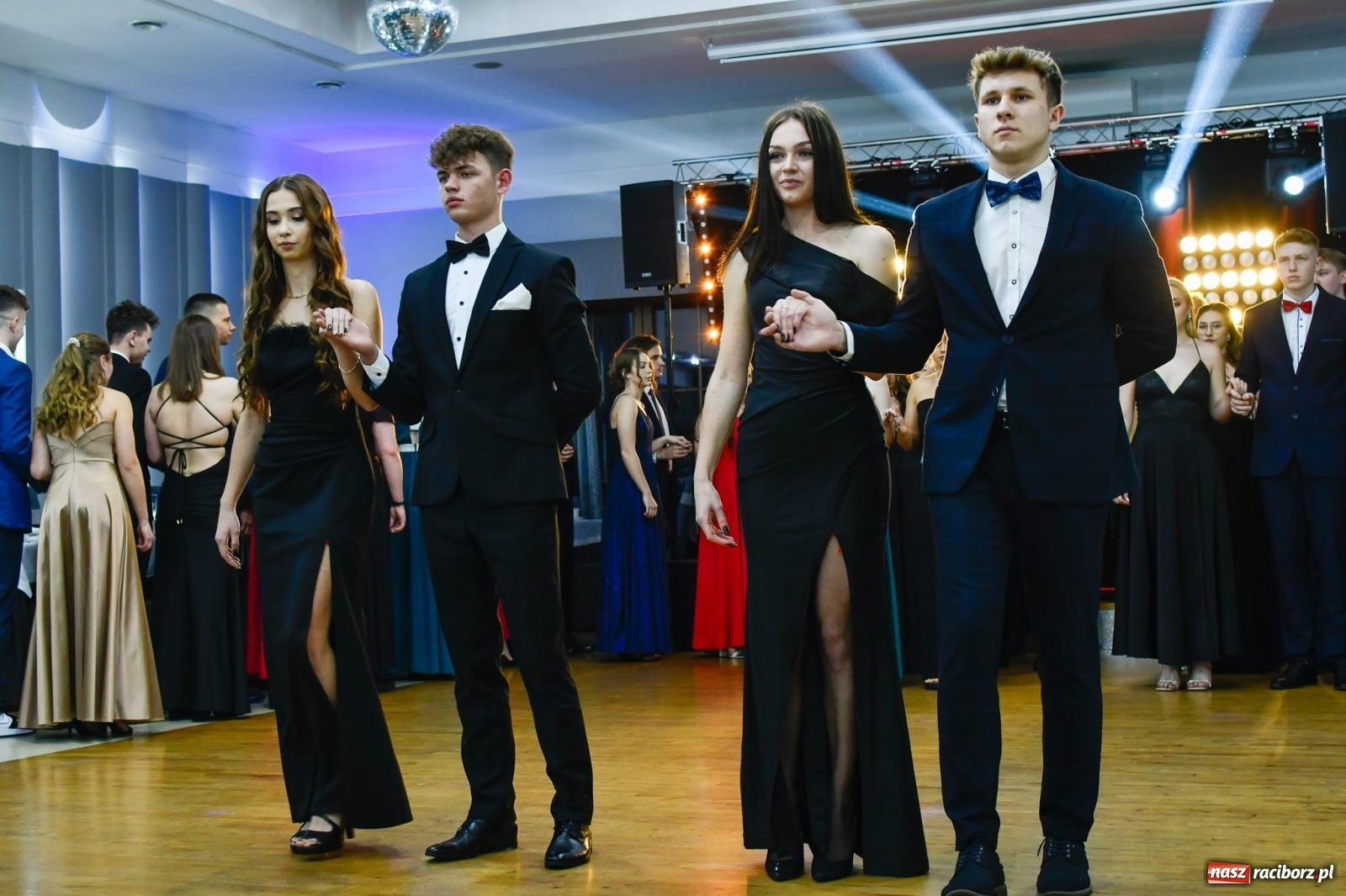 Zdjęcie w galerii na portalu naszraciborz.pl: W ZSOMS studniówka i Abraham [FOTO i WIDEO] wiadomości z regionu