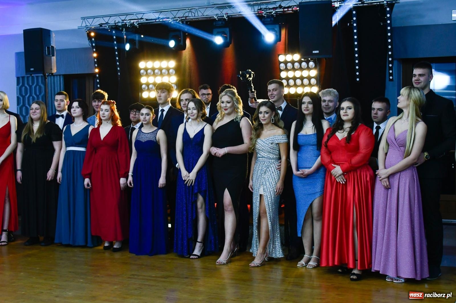 Zdjęcie w galerii na portalu naszraciborz.pl: W ZSOMS studniówka i Abraham [FOTO i WIDEO] wiadomości z regionu