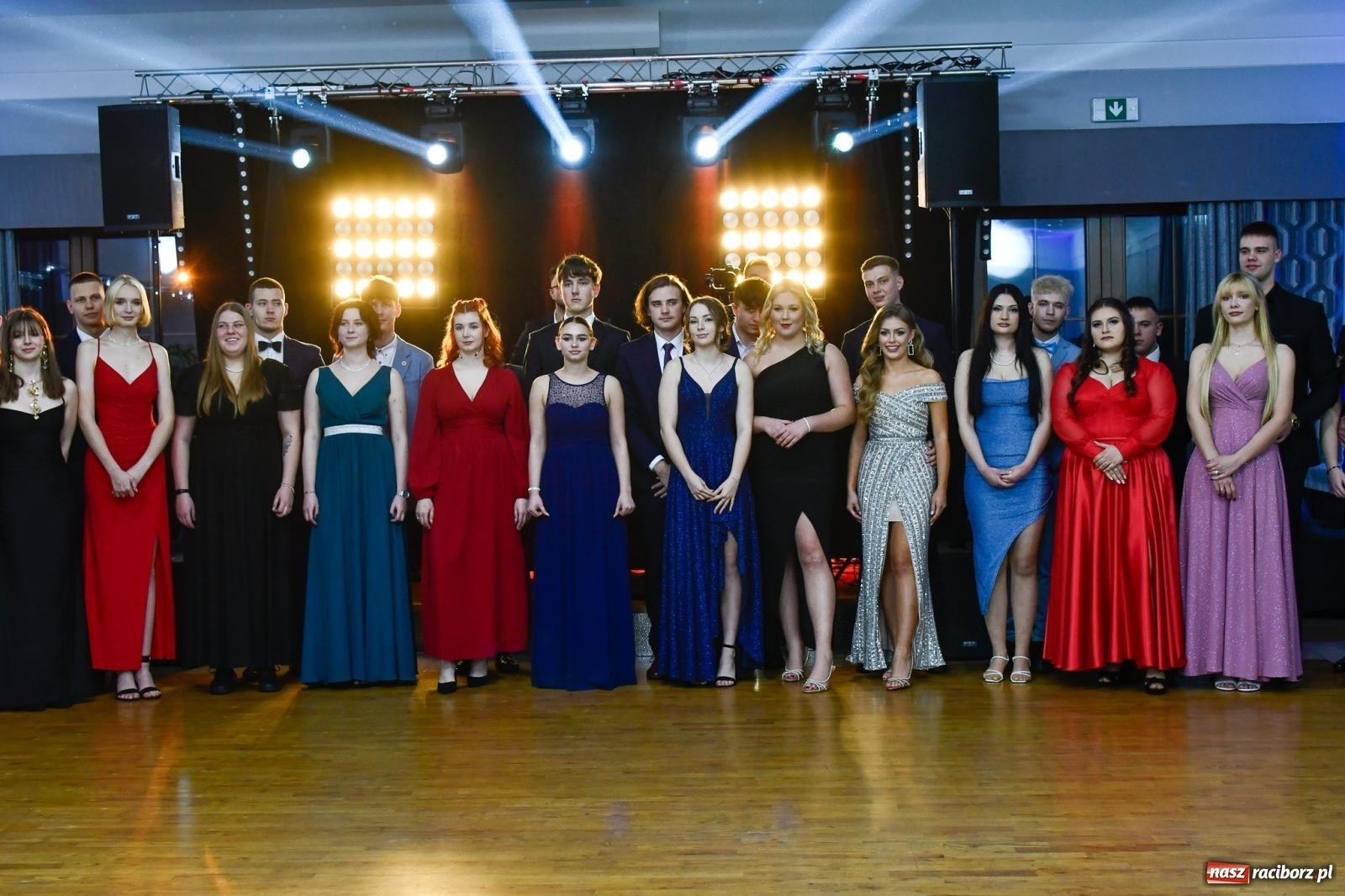 Zdjęcie w galerii na portalu naszraciborz.pl: W ZSOMS studniówka i Abraham [FOTO i WIDEO] wiadomości z regionu