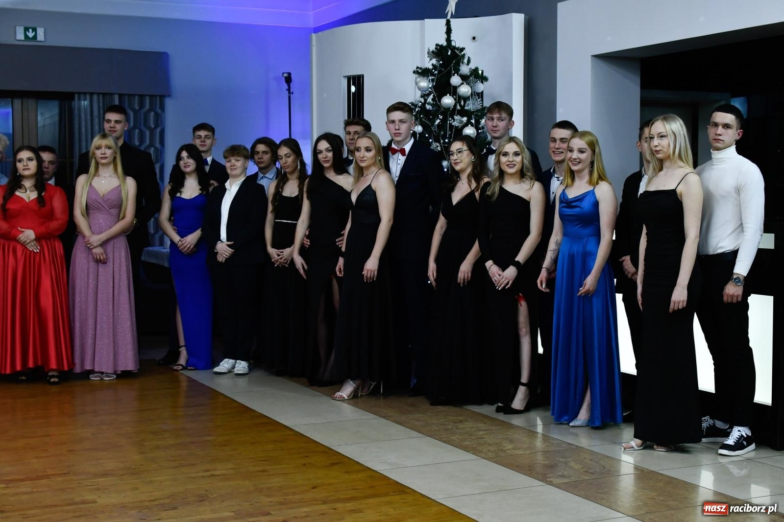 Zdjęcie w galerii na portalu naszraciborz.pl: W ZSOMS studniówka i Abraham [FOTO i WIDEO] wiadomości z regionu