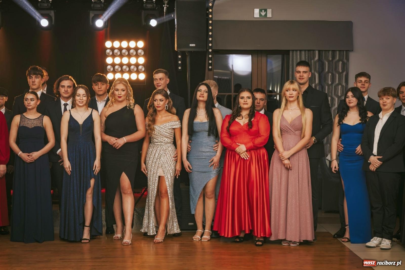 Zdjęcie w galerii na portalu naszraciborz.pl: W ZSOMS studniówka i Abraham [FOTO i WIDEO] wiadomości z regionu