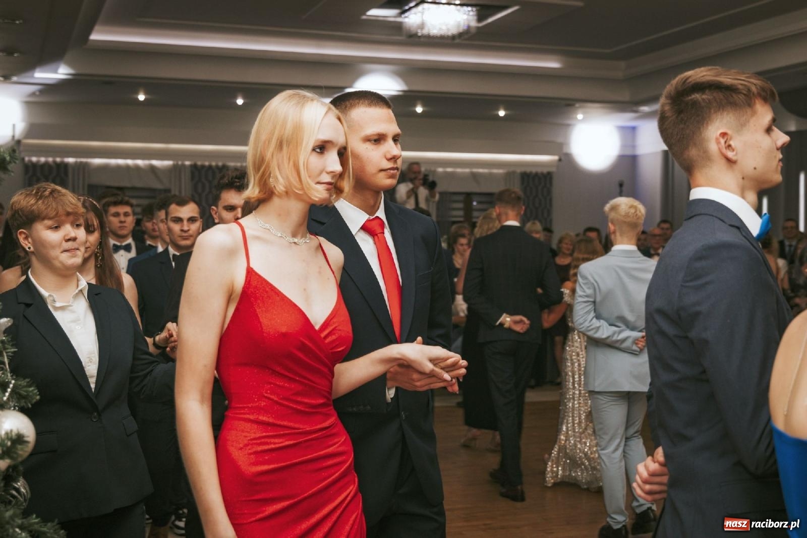 Zdjęcie w galerii na portalu naszraciborz.pl: W ZSOMS studniówka i Abraham [FOTO i WIDEO] wiadomości z regionu