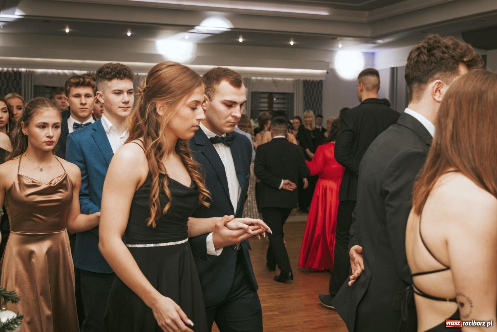 Zdjęcie w galerii na portalu naszraciborz.pl: W ZSOMS studniówka i Abraham [FOTO i WIDEO] wiadomości z regionu